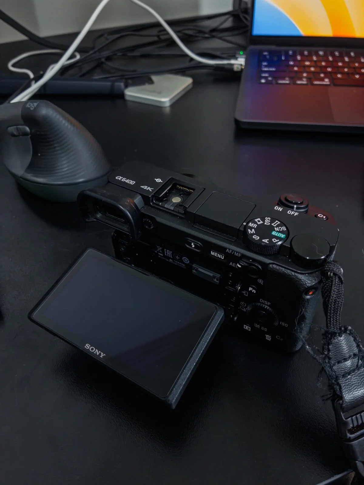 Sony a6400 — 8.417 cliques, nota fiscal e caixa — foto 3